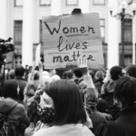 Vers une Révolution Culturelle : L'Avenir des Droits des Femmes et des Enfants revolution-culturelle-droits-femmes-enfants-featured